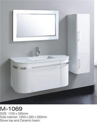 Chine Le mur de miroir de LED a accroché la vanité de salle de bains, vanité blanche de salle de bains avec le Cabinet latéral fournisseur